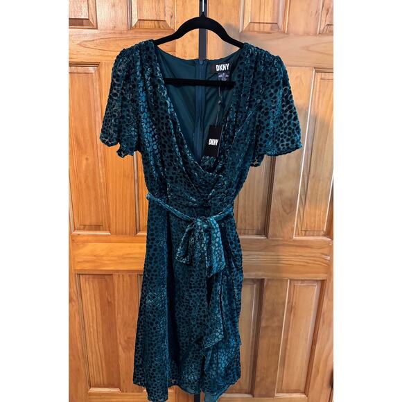 DKNY Burnout Velvet Flutter-Sleeve Midi Dress Size 12 Green NWT - Picture 3 of 12